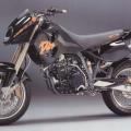 https://eshop-stickers.com/sites/default/files/imagecache/product_full/gallery_photos/1/ktm_duke_620_1995_1997_black_decals_stickers.jpg