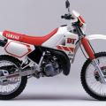 https://eshop-stickers.com/sites/default/files/imagecache/product_full/gallery_photos/1/yamaha_dt_200r_1988_1990_decals_stickers.jpg
